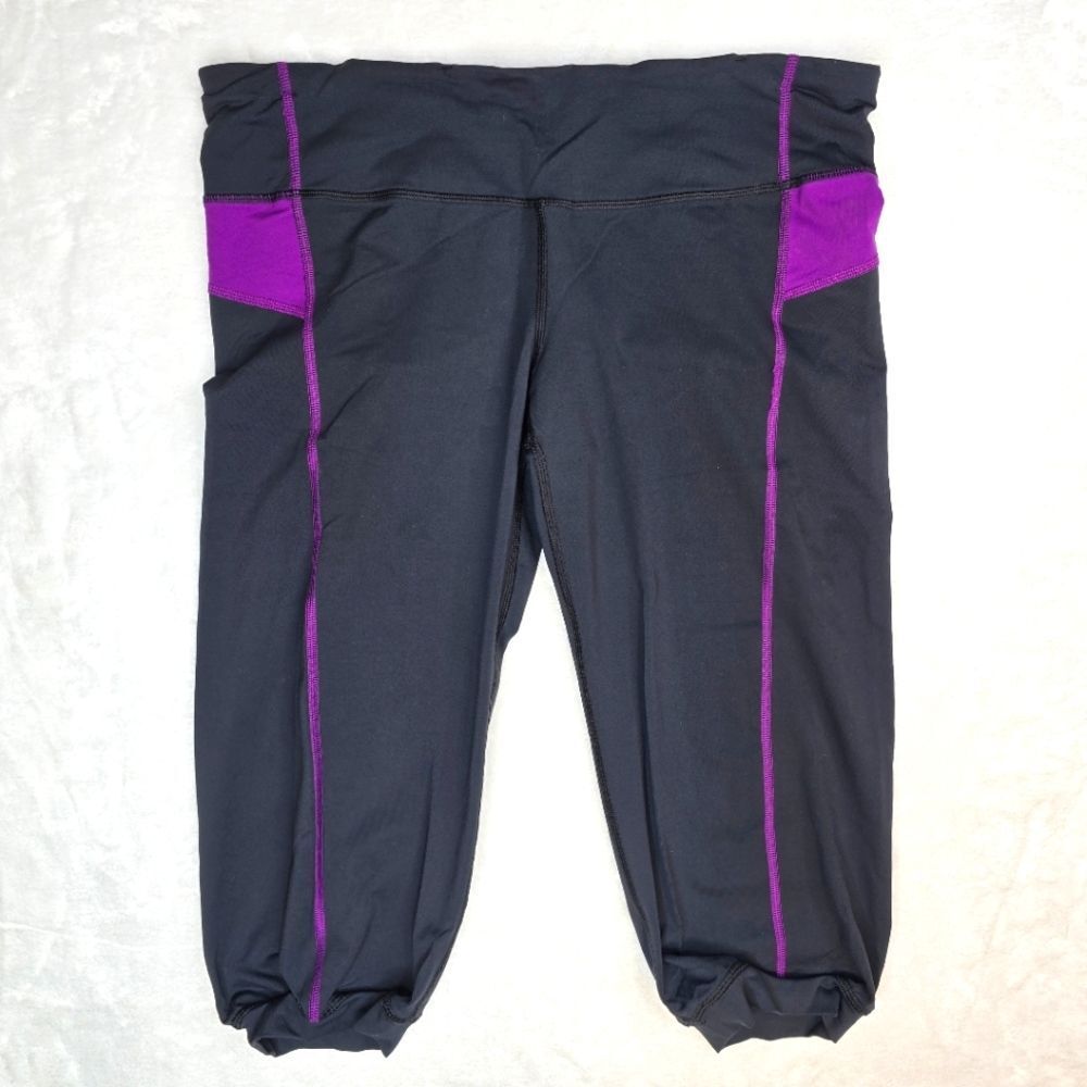 Lululemon Crop 17" Purple Black Crop Capri Leggings Sz 10